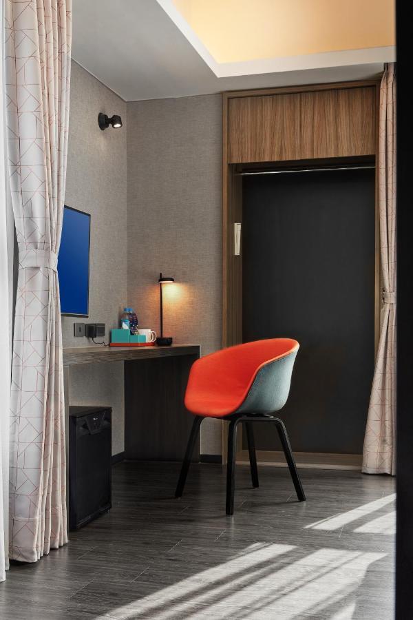 Holiday Inn Express Kaohsiung Love River, an IHG Hotel Exterior foto
