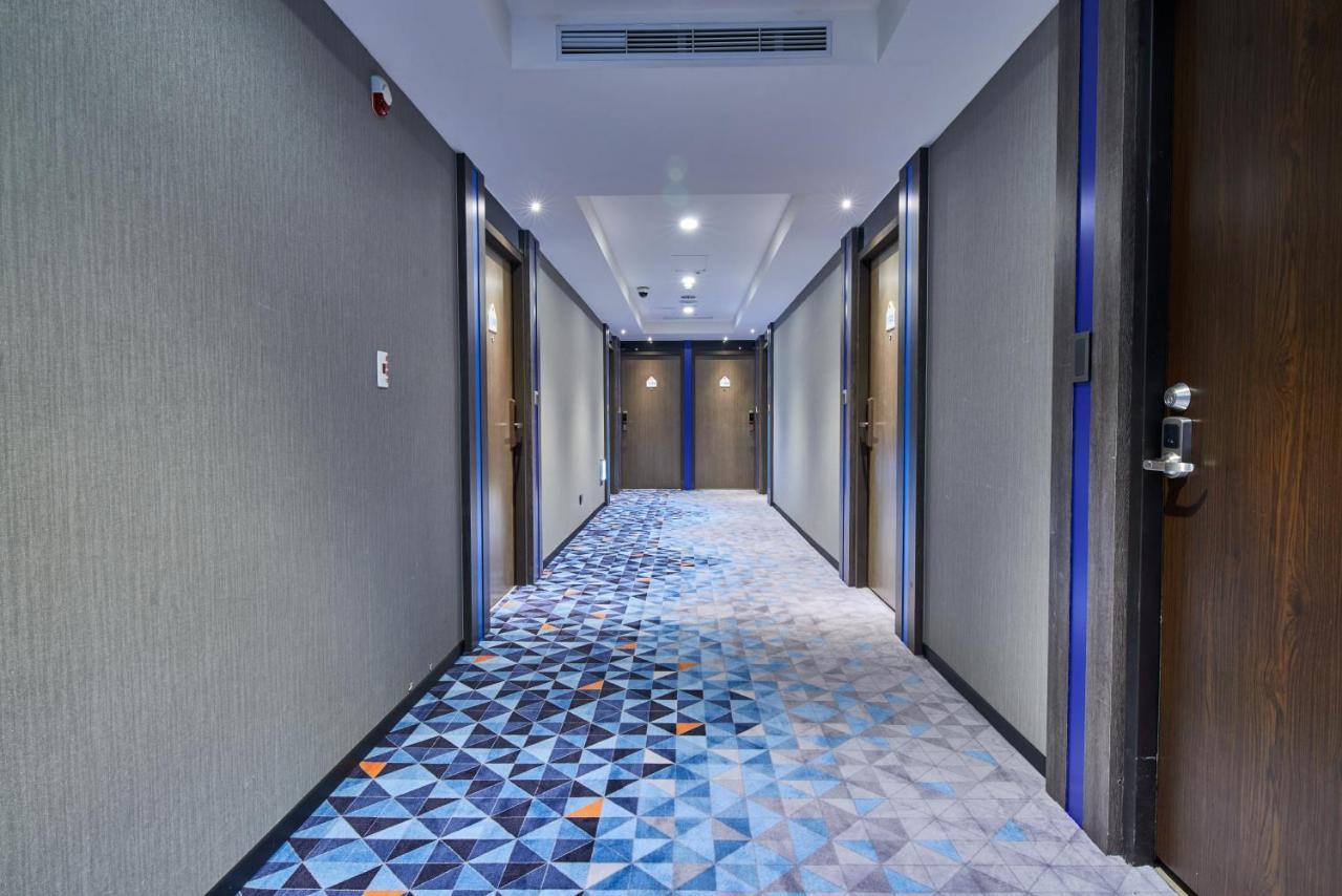 Holiday Inn Express Kaohsiung Love River, an IHG Hotel Exterior foto