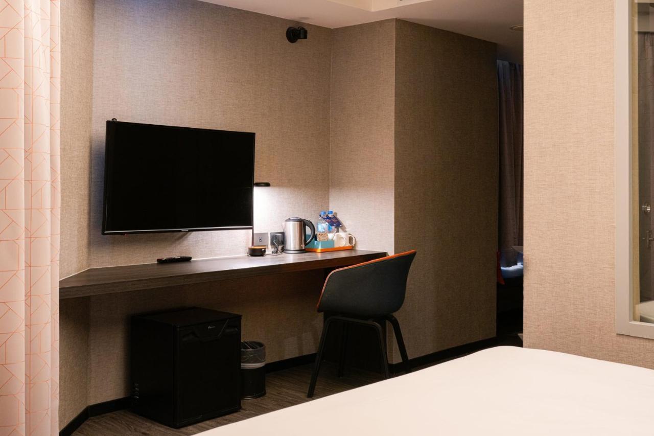 Holiday Inn Express Kaohsiung Love River, an IHG Hotel Exterior foto