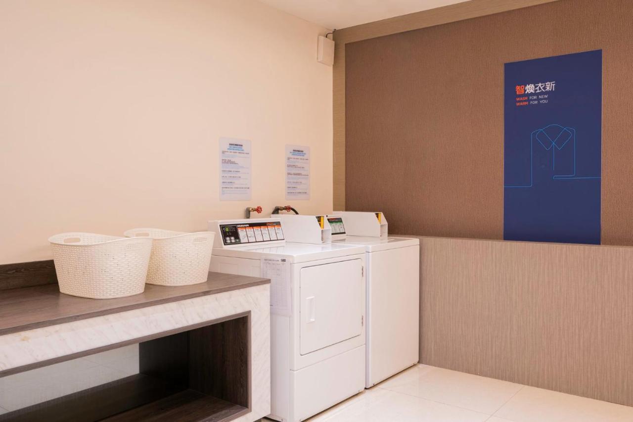 Holiday Inn Express Kaohsiung Love River, an IHG Hotel Exterior foto